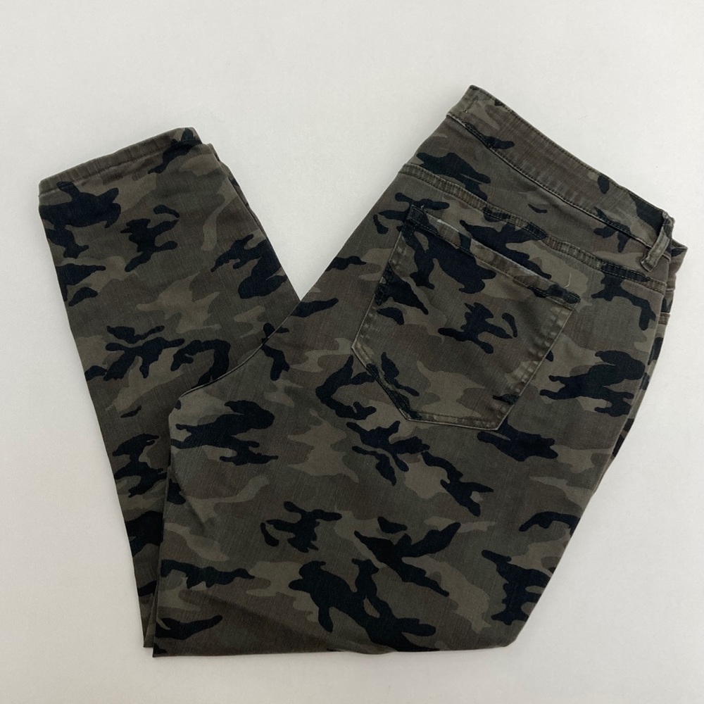 Lane Bryant Distressed Ripped Green Camo Jeans Womens Size 20P